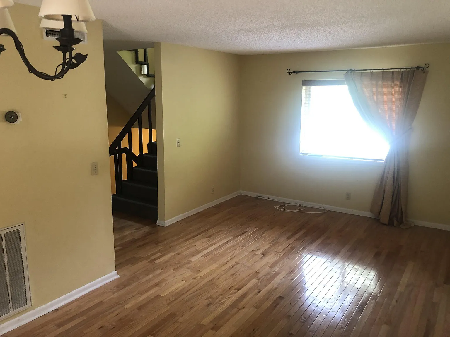 2 bed, 2.5 bath, 1298 sqft, $1,850 — Photo 3
