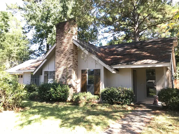 102 Comanche Dr, Hattiesburg, MS 39402