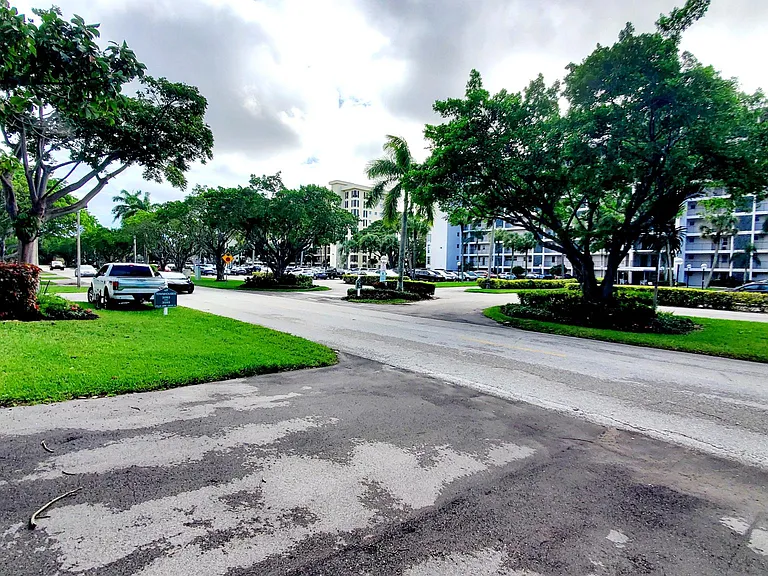 Drive way to street