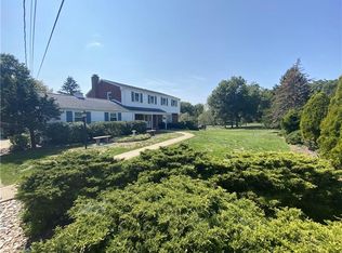 9589 Park Edge Dr, Allison Park, PA