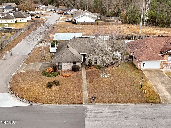 3rd image of 10017 Iroquois Ave