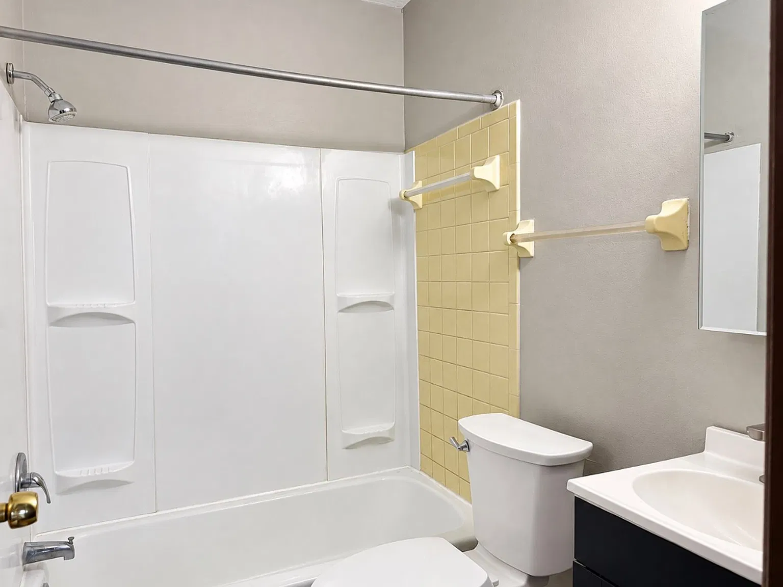 Ranch Style Duplex — Photo 4