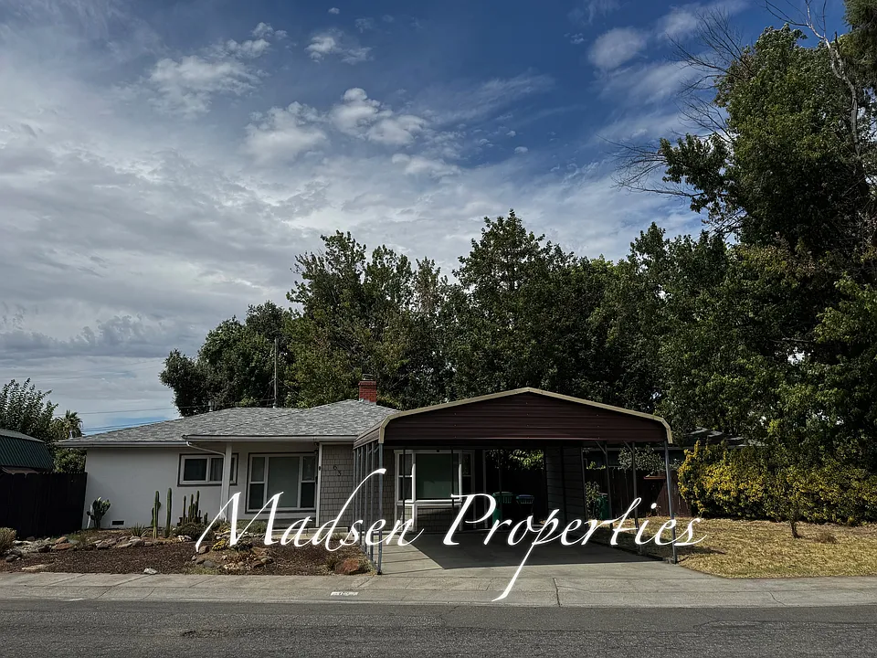 63 Oak Dr
