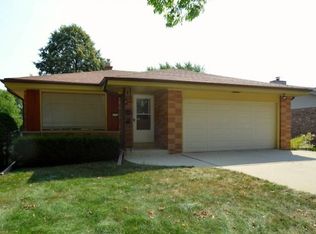 2980 S 91st St, West Allis, WI 53227