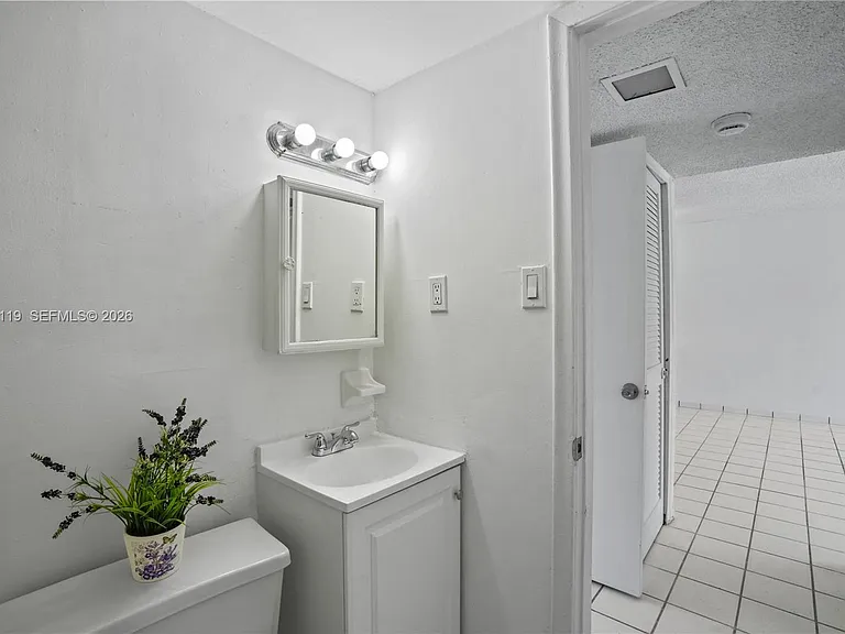 461 SW 7th St #5 — Photo 10