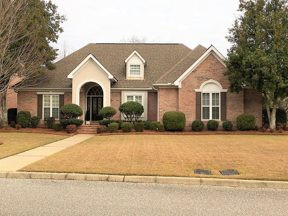 32 Williamsburg Place