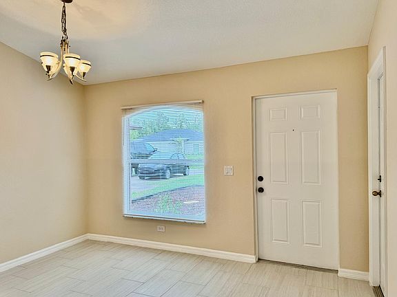 2nd image of 2087 Redmond St