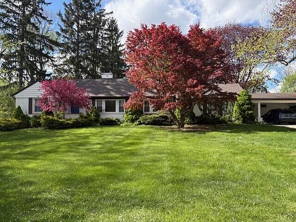 2nd image of 1000 Vesper Rd