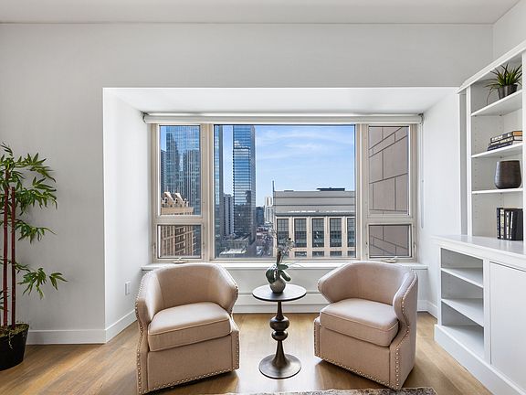 5th image of 800 N Michigan Ave APT 2202