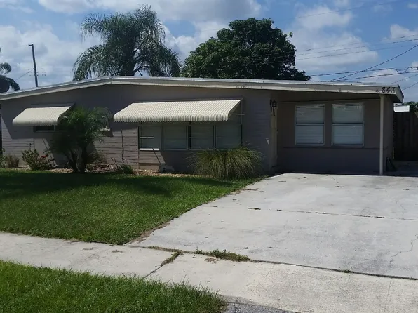 843 Hibiscus Dr, Royal Palm Beach, FL 33411