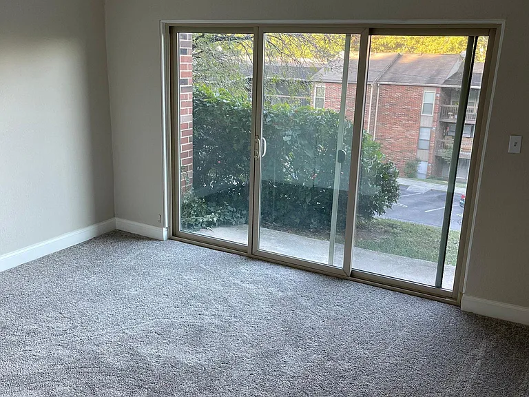 412 Dublin Dr #211 — Photo 6