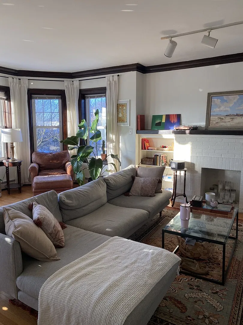 2 bed, 1400 sqft, $3,100 — Photo 2