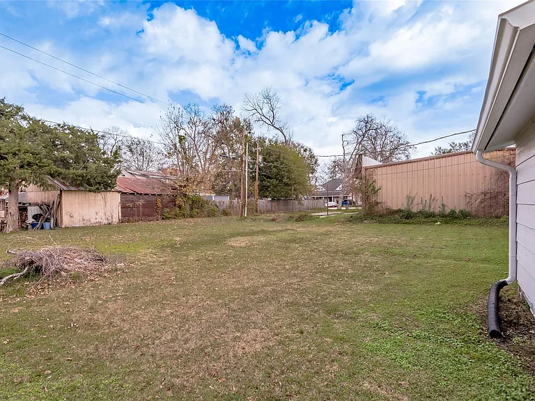 200 W Caroline St #A — Photo 28