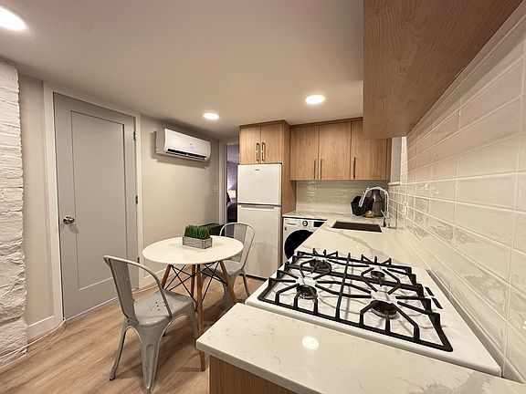 5th image of 1015 N California Ave #6H