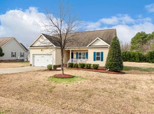 55 Oak Leaf Dr, Lillington, NC 27546