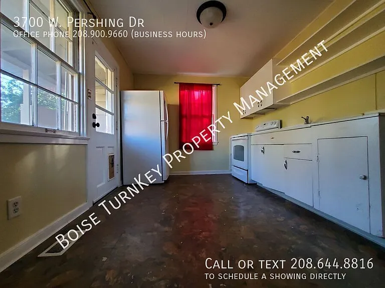 3700 W Pershing Dr — Photo 5