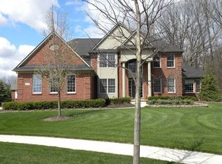 23185 Donnington Ct, Novi, MI 48374