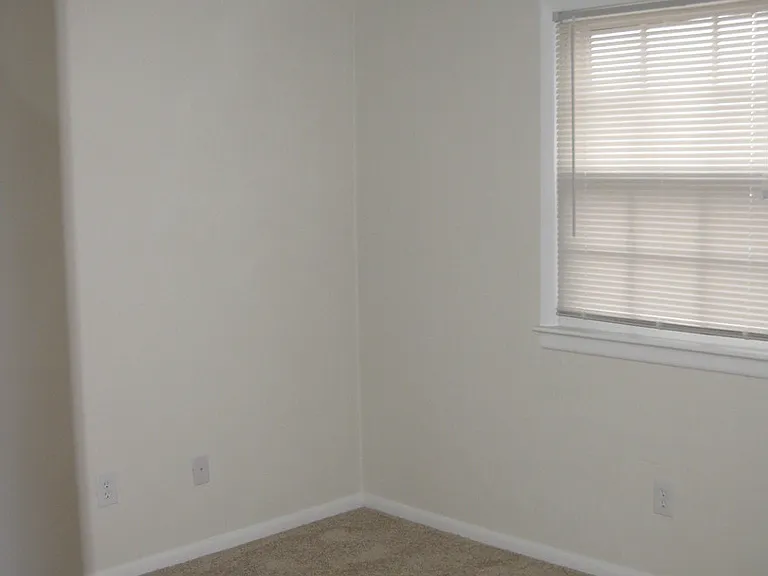 840 Little Bay Ave — Photo 6