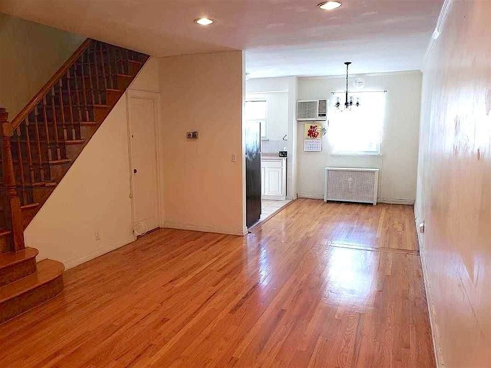 2nd image of 10544 63rd Ave