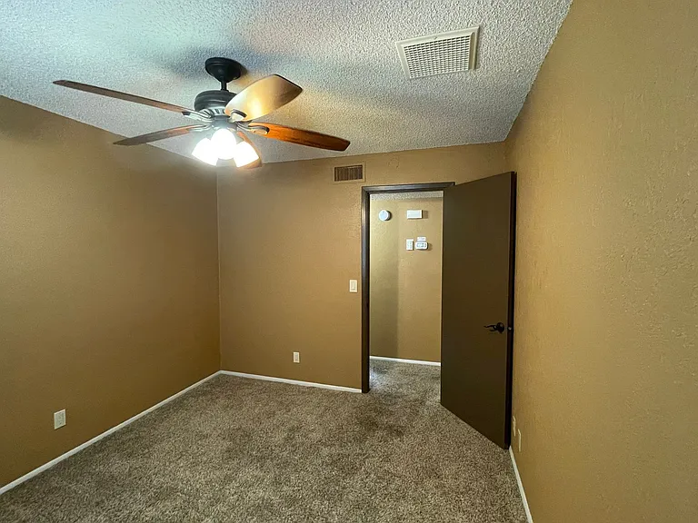 2990 Yuma Dr — Photo 18
