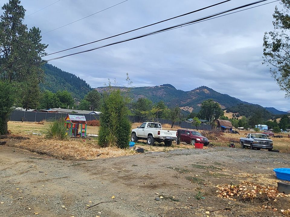 2nd image of 277 Carte Ln