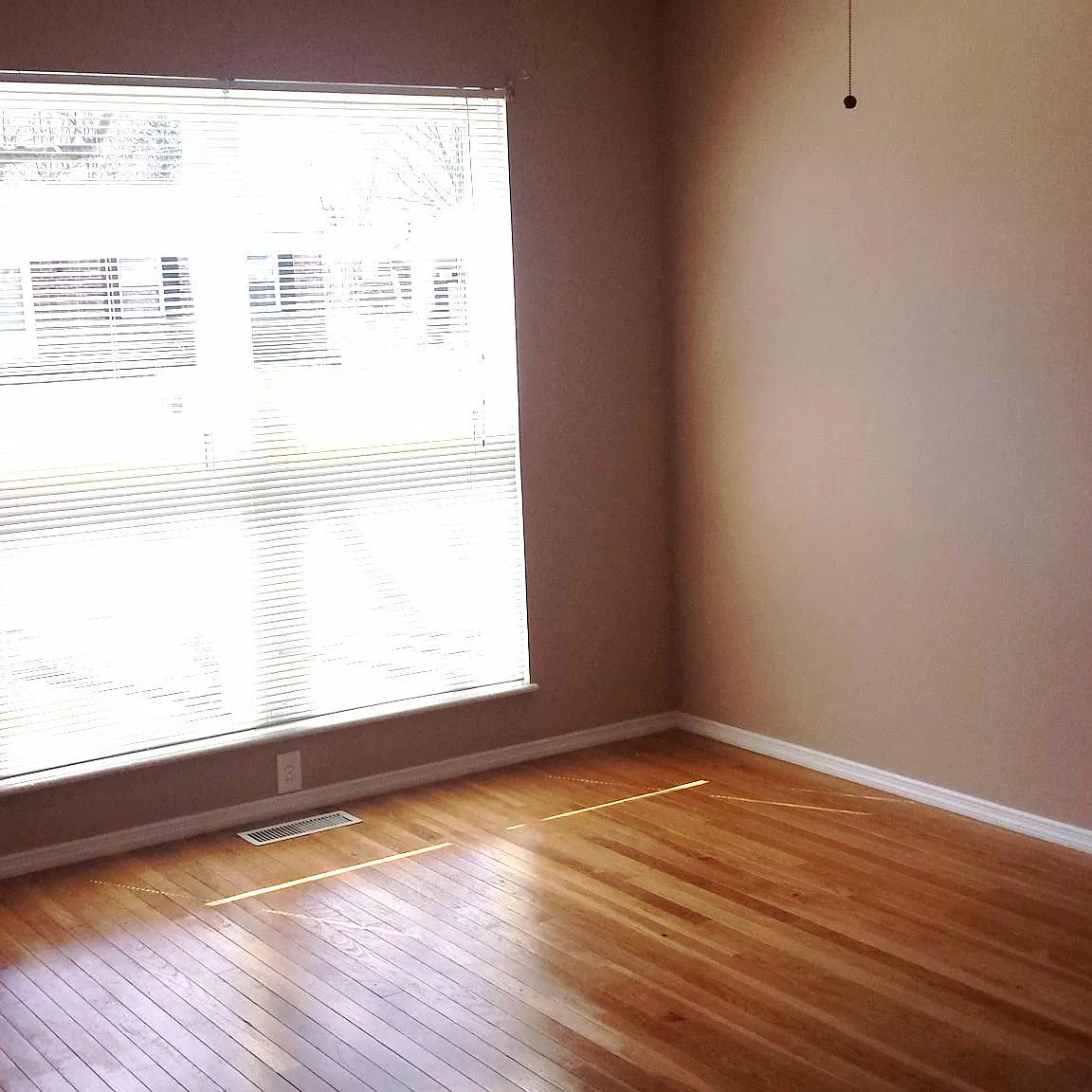 3 bed, 1.5 bath, 1182 sqft, $1,700 — Photo 3