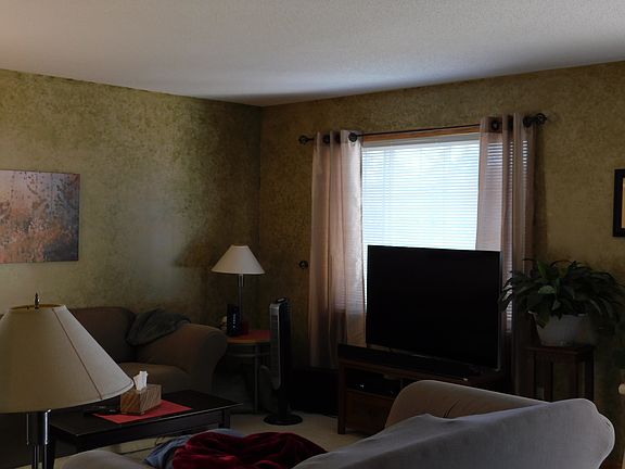 3rd image of 1613 County Road D E Unit A
