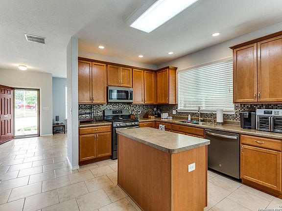 4th image of 12526 Crockett Way
