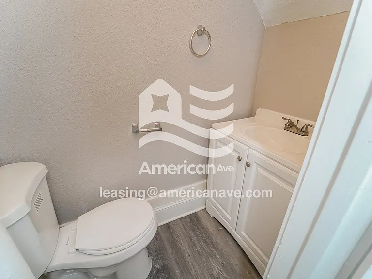 539130_014_wm_-_bathroom_12931630.jpg