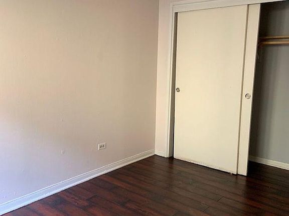 5th image of 6933 S Jeffery Blvd