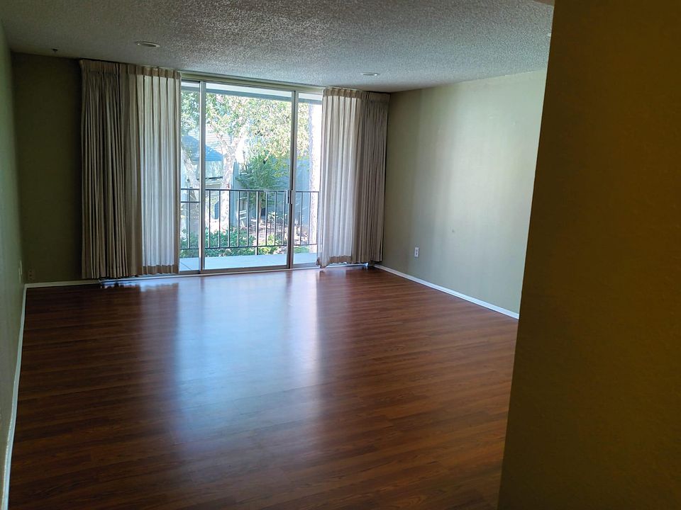 1st image of 12500 Melville Dr APT 101