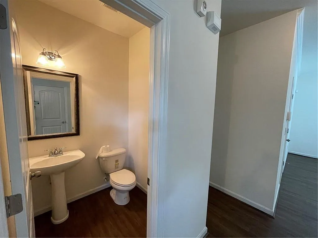 3 bed, 2.5 bath, $2,500 — Photo 4
