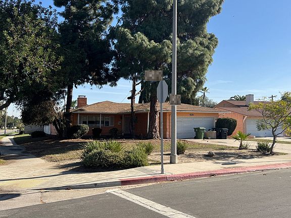 3rd image of 3802 S Redondo Blvd