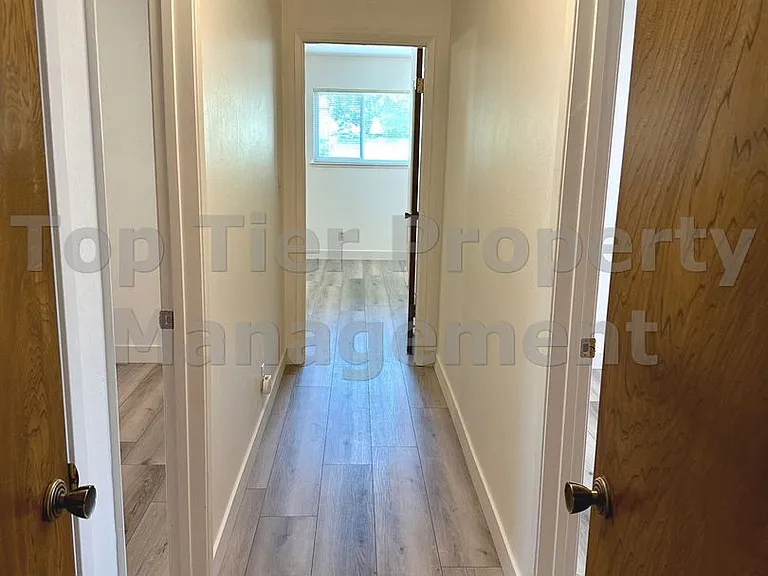 2265 Walnut Blvd — Photo 9