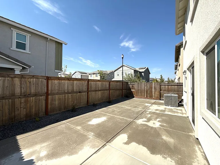2024 Shady Tree Cir — Photo 12