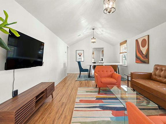 4th image of 625 W Tahlequah Ave #1/2