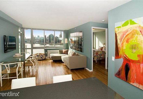 4615_center_livingroom_3_0