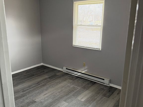 4th image of 1670 Saratoga Dr