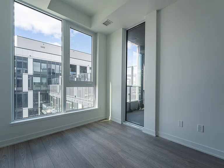 1007 The Queensway #901 — Photo 20