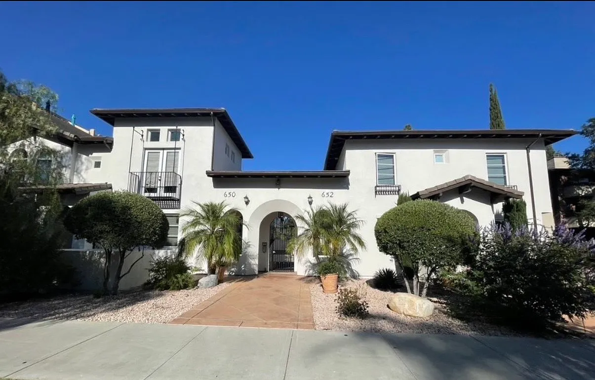 2 bed, 2.5 bath, 1340 sqft, $3,750 — Photo 1