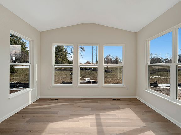 4th image of 1109 Vineyard Way