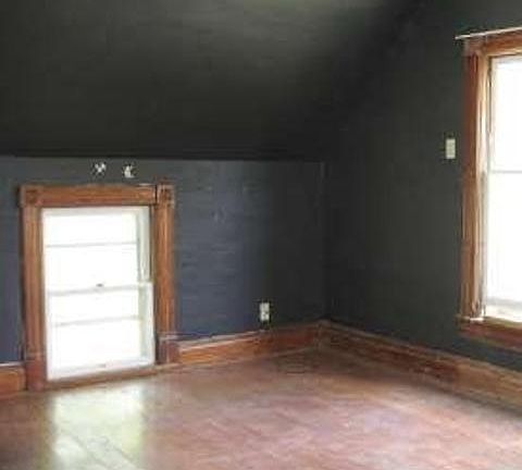 3rd image of 333 E Kimball St