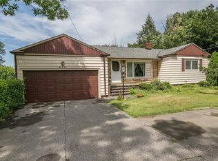 6111 Wilson Mills Rd, Highland Heights, OH 44143