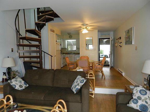 3rd image of 9307 Chesapeake Dr #B5002