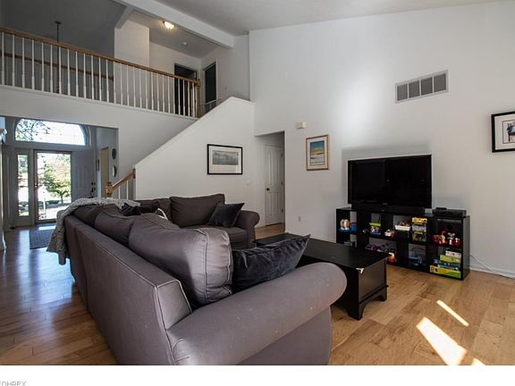 2nd image of 756 Sandlewood Ln