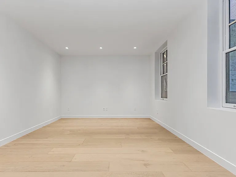 453 Hudson St #1G — Photo 15