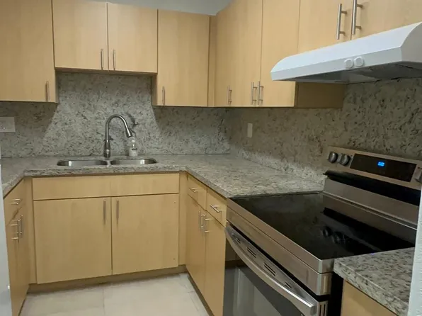 1885 W 56th St, Hialeah, FL