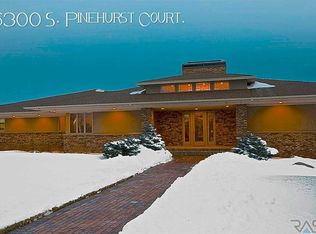 6300 S Pinehurst Ct #S, Sioux Falls, SD 57108