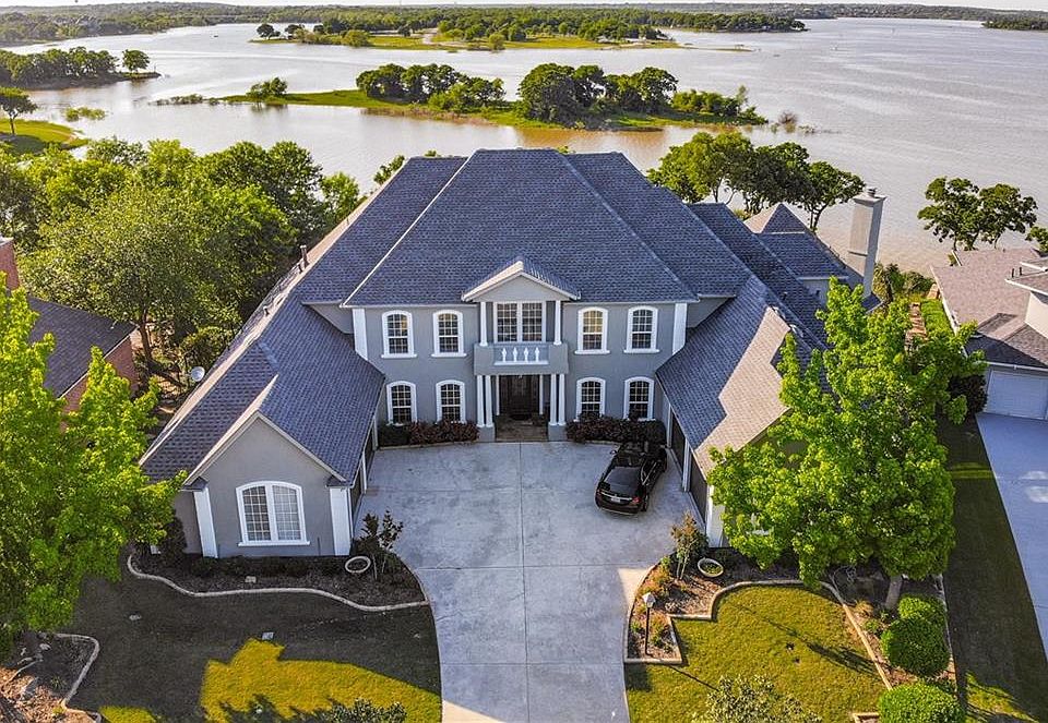 1st image of 812 Lake Breeze Dr