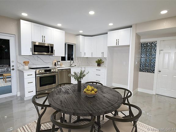 4th image of 314 Manor Pl